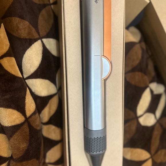 Dyson Airstrait - Picture 9 of 9